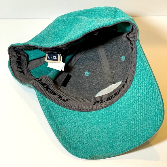 Travis Mathew FlexFit L/XL Teal Round Patch Hat - Picture 6 of 6
